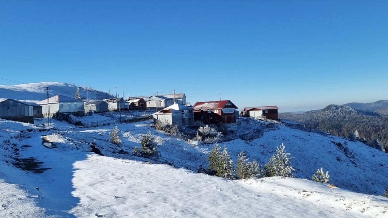 Kardüz Yaylası'nda Kar Yağışı Başladı