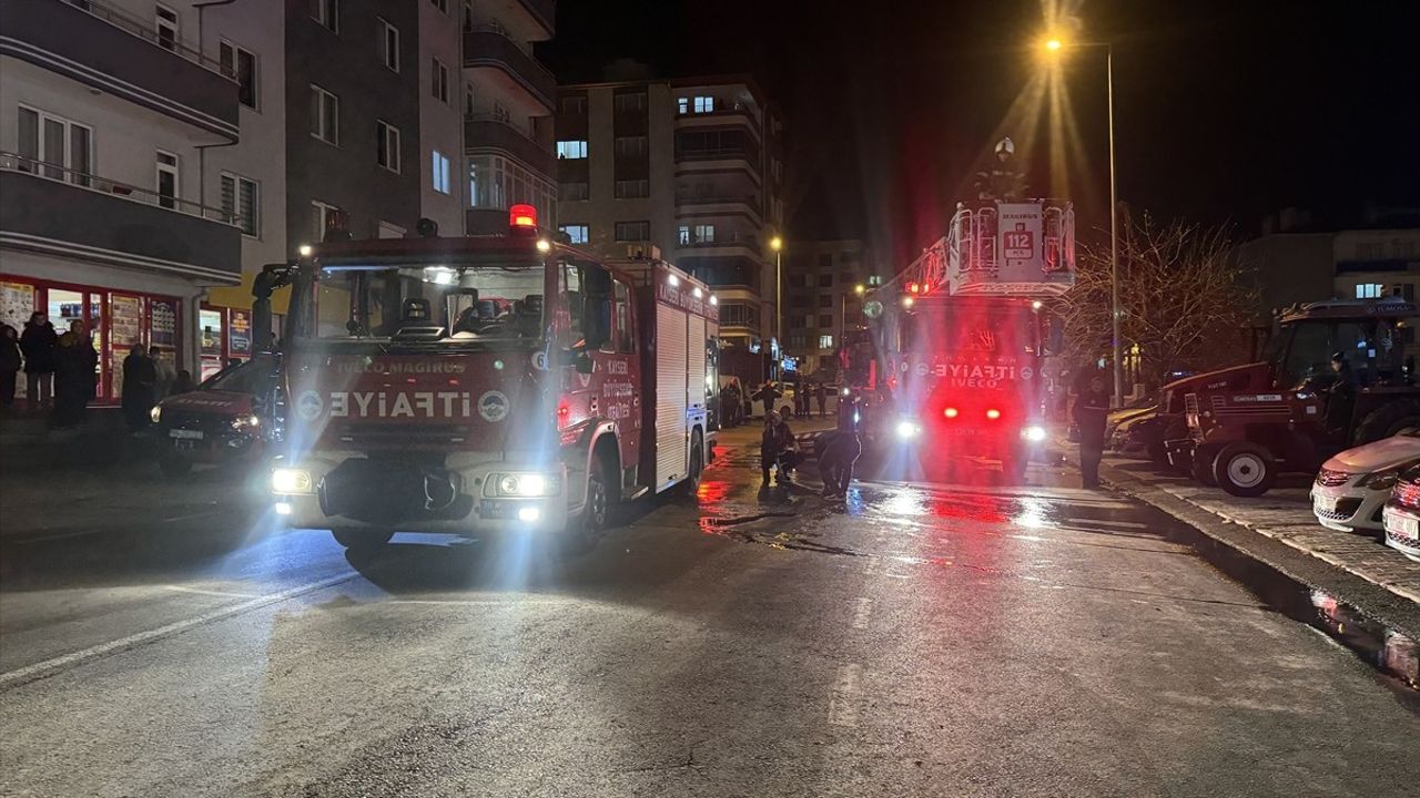 Kayseri'de Psikolojik Sorunları Olan Birey Evini Ateşe Verdi