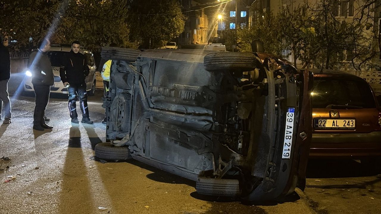 Kırklareli'nde Park Halindeki Araçlara Çarpan Sürücü Ortadan Kayboldu