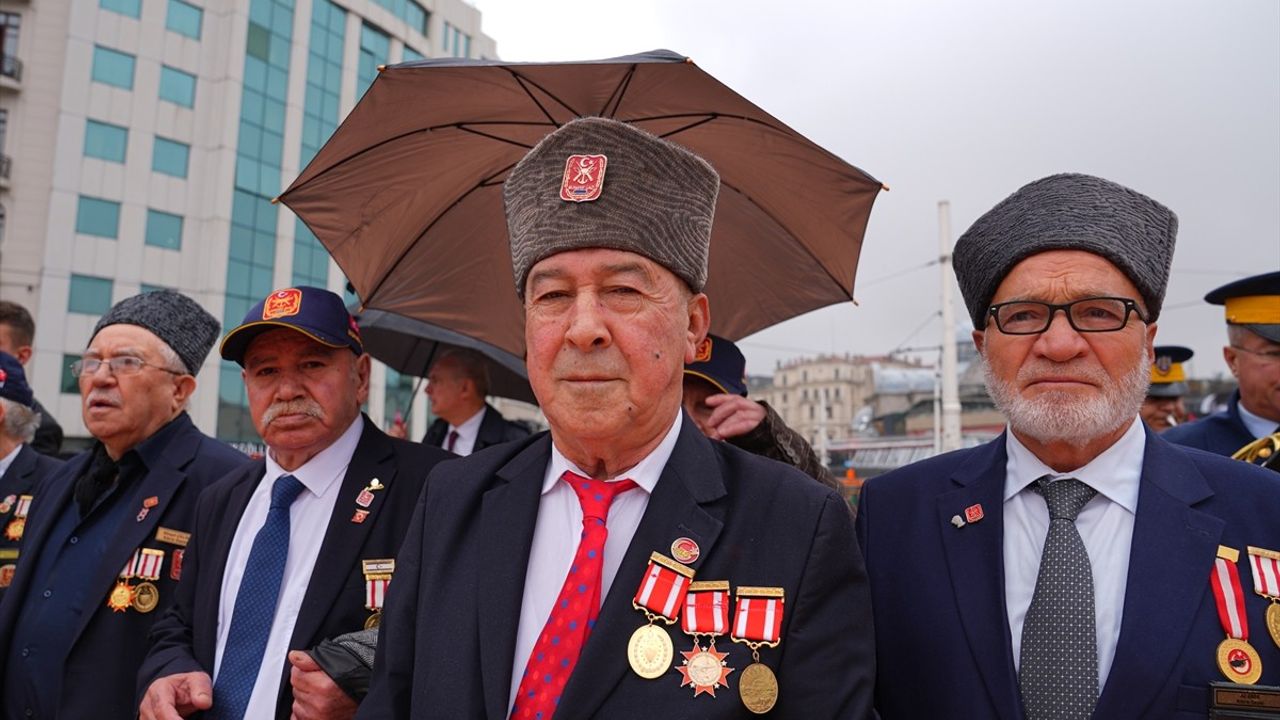 KKTC'nin Kuruluş Yıl Dönümü Taksim Meydanı'nda Kutlandı