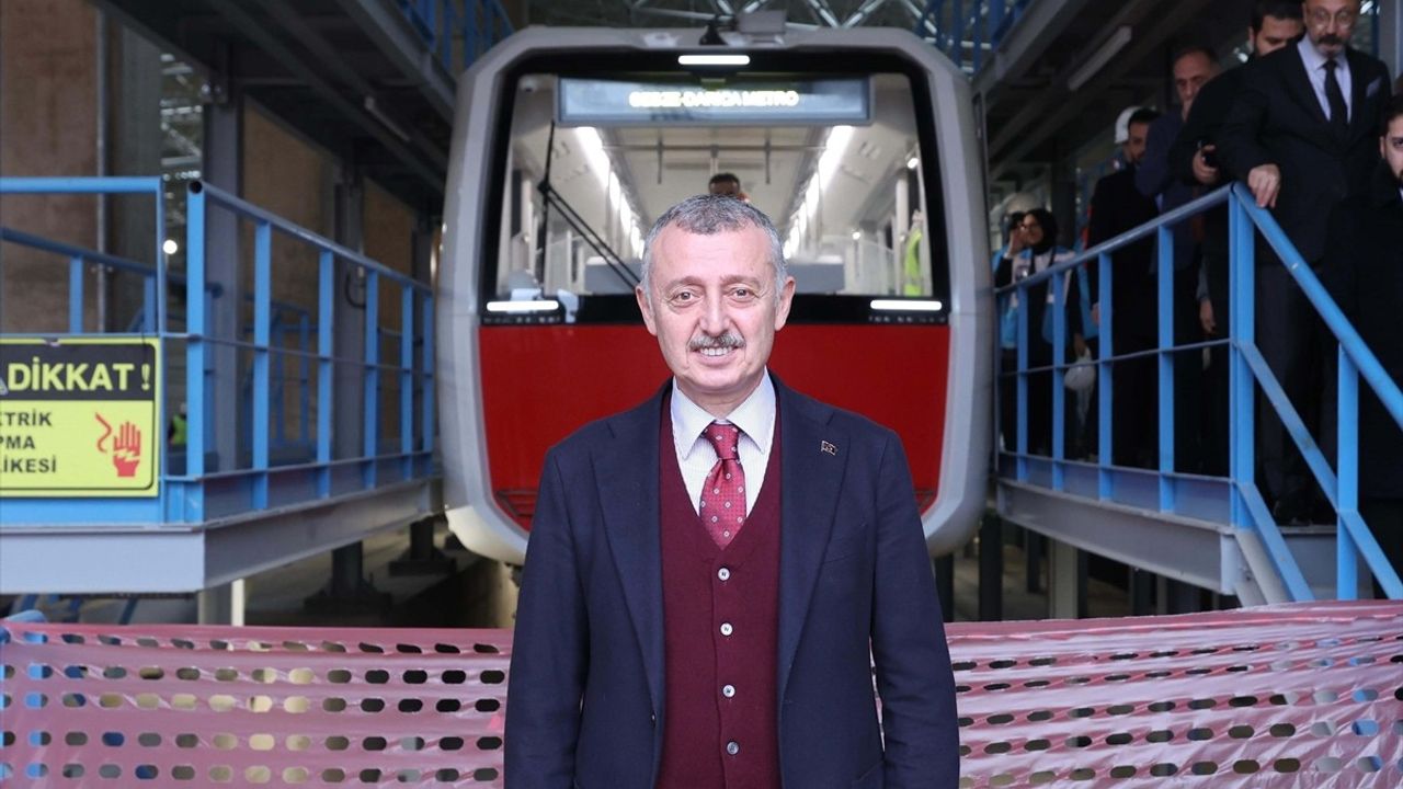 Kocaeli'nin İlk Metro Hattında Deneme Sürüşü Tamamlandı