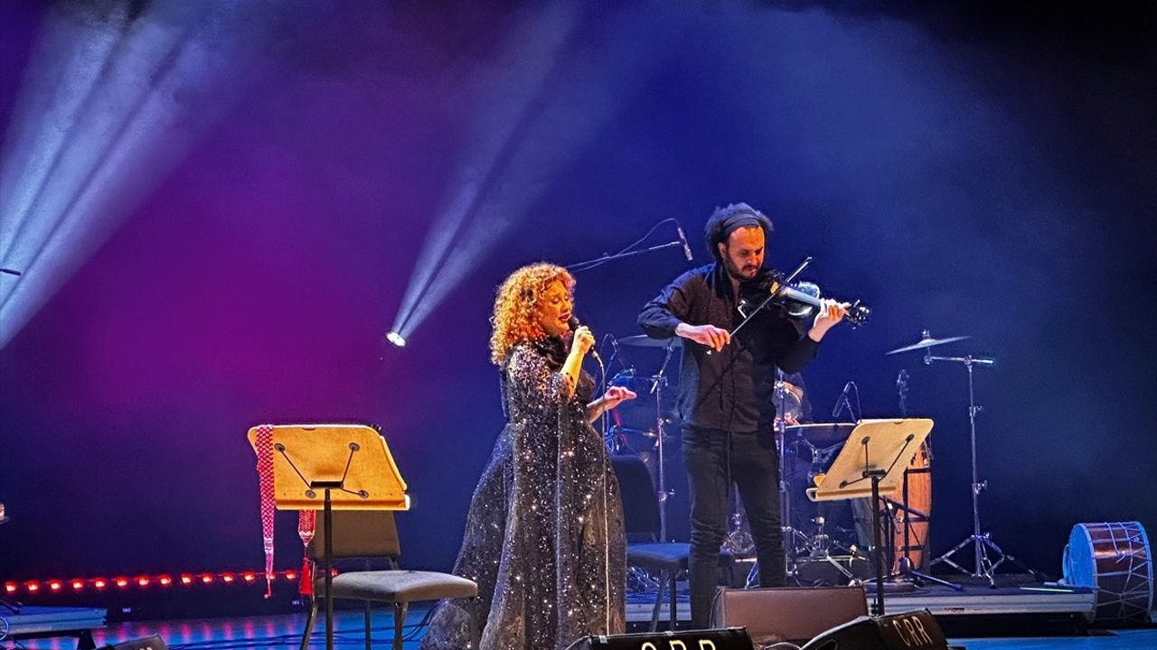 Lena Chamamyan, İstanbul'da Unutulmaz Bir Konser Verdi