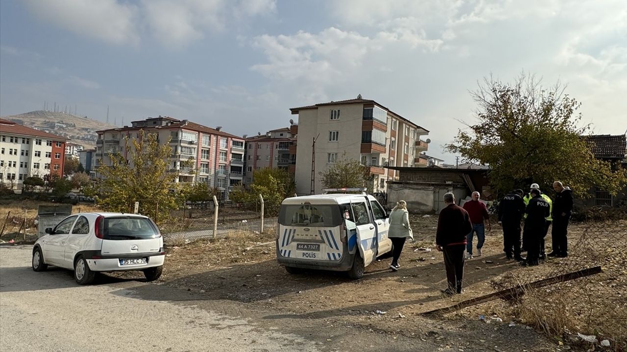 Malatya'da Yayalara Çarpan Otomobil 8 Kişiyi Yaraladı