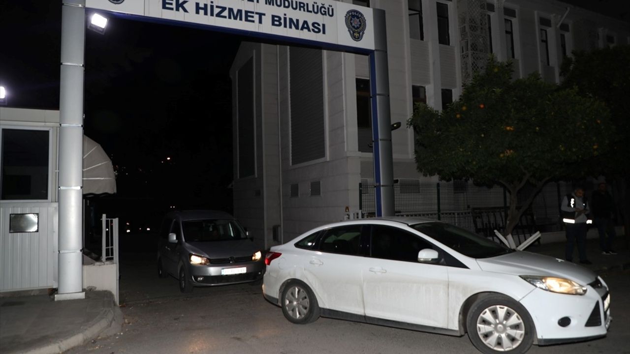 Mersin'de Büyük Operasyon: 49 Hükümlü ve 19 Şüpheli Yakalandı