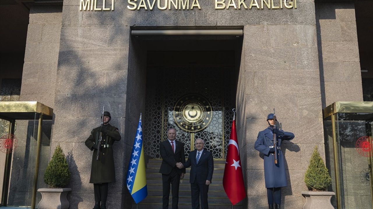 Milli Savunma Bakanı Güler, Bosna Hersekli Mevkidaşı Helez ile Görüştü