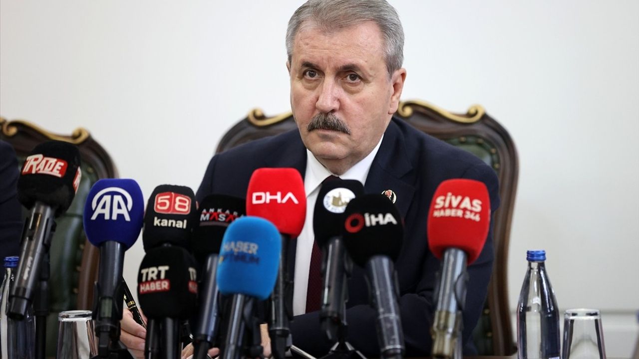 Mustafa Destici'den CHP'ye Sert Eleştiriler: Terörle Mücadele ve Yerel Yönetimler Üzerine