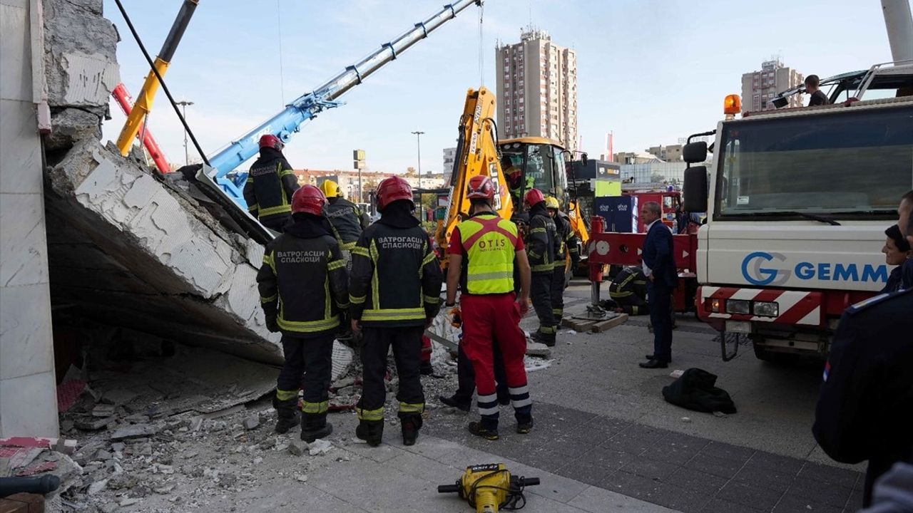 Sırbistan'da Tren İstasyonunda Çökme: 14 Ölü