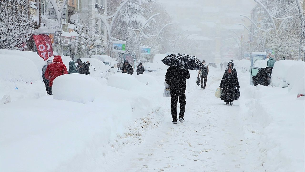 Orta ve Doğu Karadeniz'de Hava Koşulları Yaşamı Olumsuz Etkiliyor