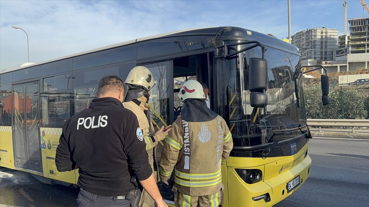 Pendik'te İETT Otobüsünde Yangın