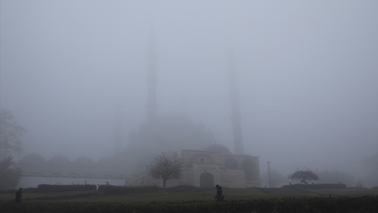 Pendik'te Motokuryeye Çarpan Sürücü Kaçtı