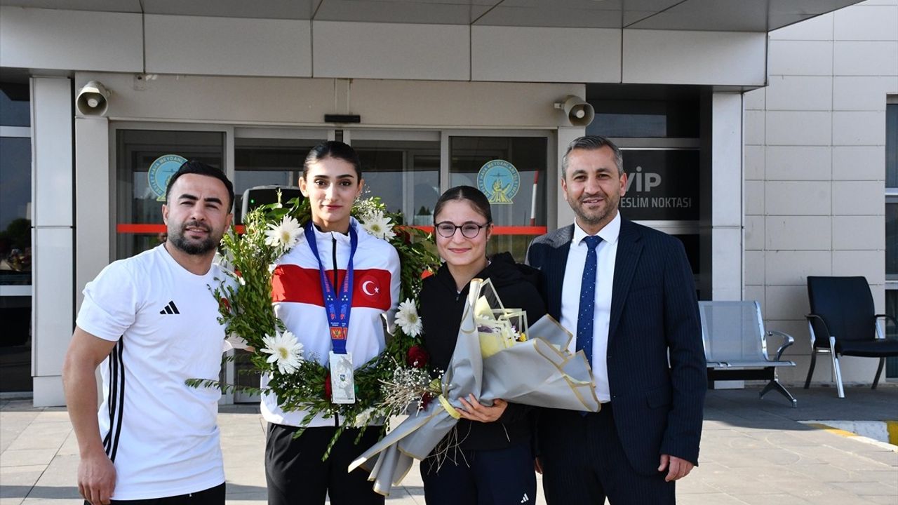 Pınar Benek'in Şırnak'taki Coşkulu Karşılaması