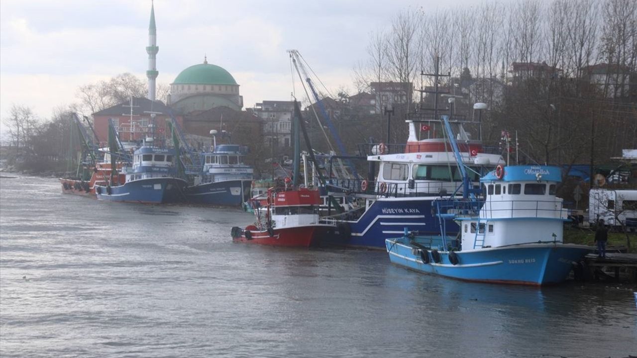 Sakarya'da Fırtına Balıkçıları Vurdu