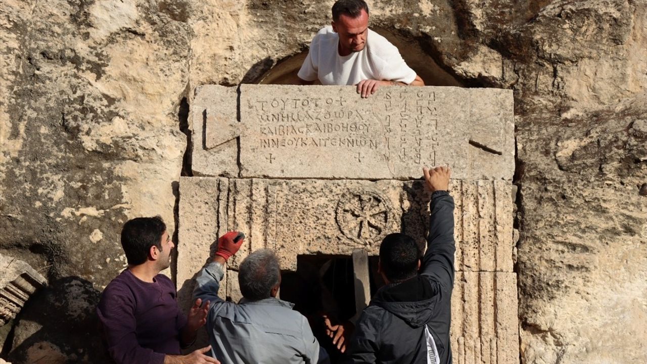 Şanlıurfa Kızılkoyun Nekropolü'nde İleri Düzey Kazı ve Restorasyon Çalışmaları