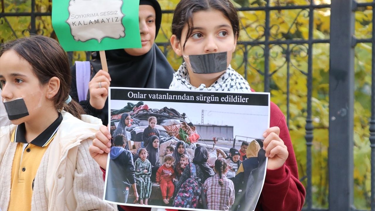 Siirt'te Gazze'deki Çocuklar İçin Sessiz Yürüyüş