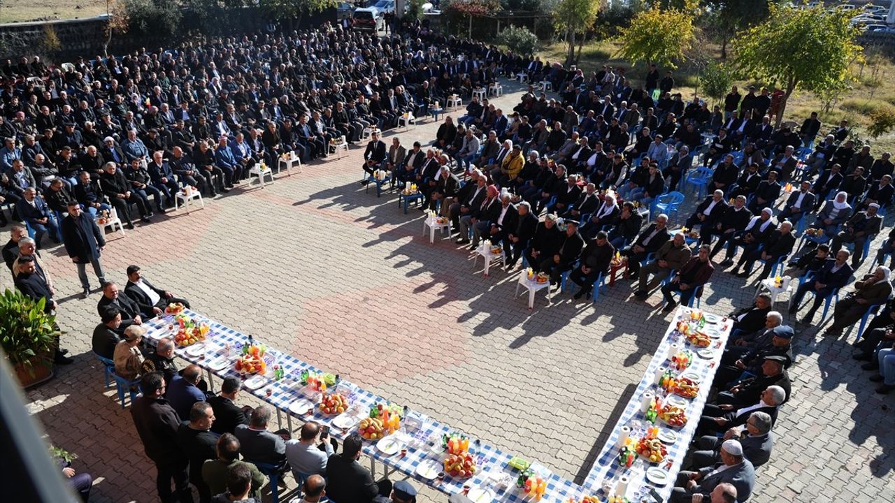 Şırnak Valisi Ekici, Cizre'de Barış Yemeğine Katıldı