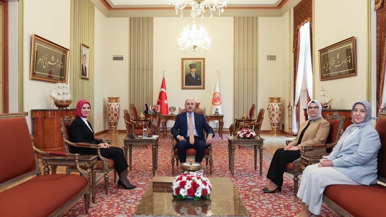 TBMM Başkanı Kurtulmuş, Çocuk Temsilcilerini Kabul Etti