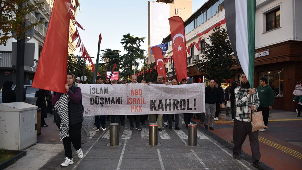 Trabzon'da Filistin İçin Destek Yürüyüşü Düzenlendi