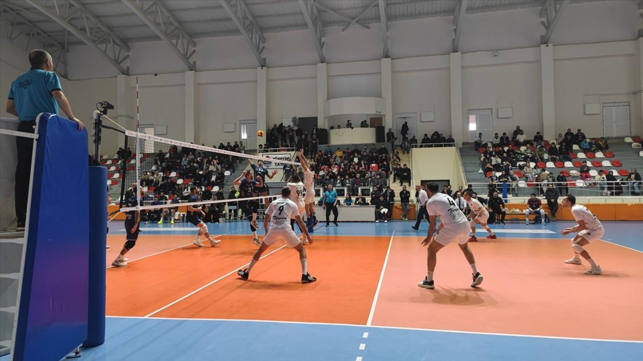 TÜRŞAD, Arkas Spor'u Voleybolda Geçti