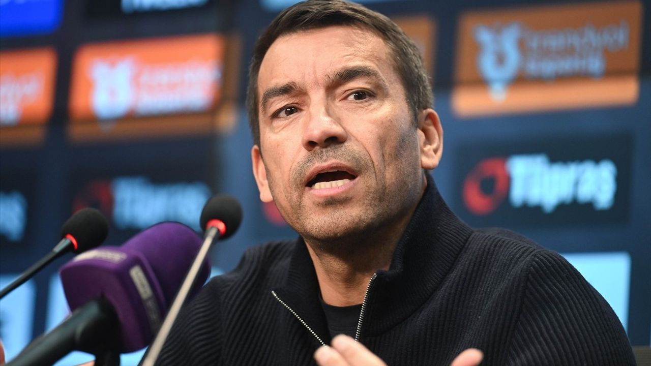 Van Bronckhorst'tan Cesaret Verici Açıklamalar