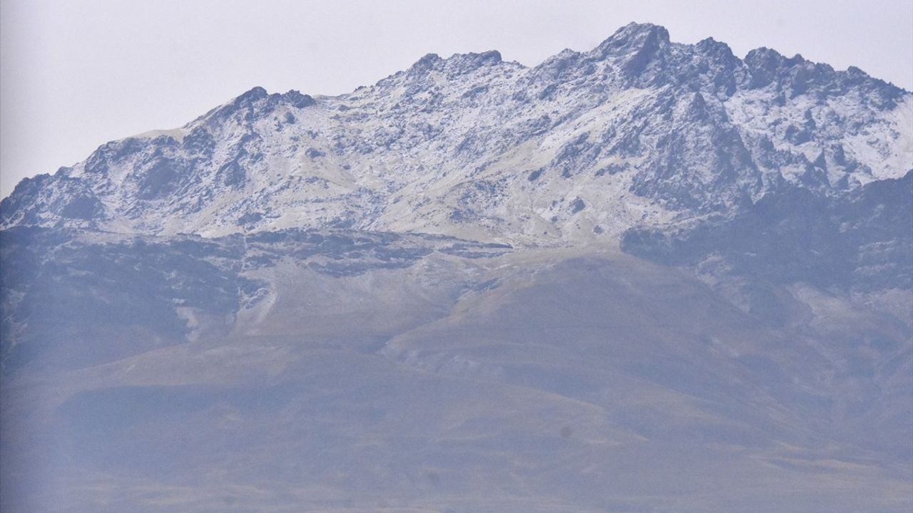 Van ve Hakkari'de Kar ve Sis Etkisi