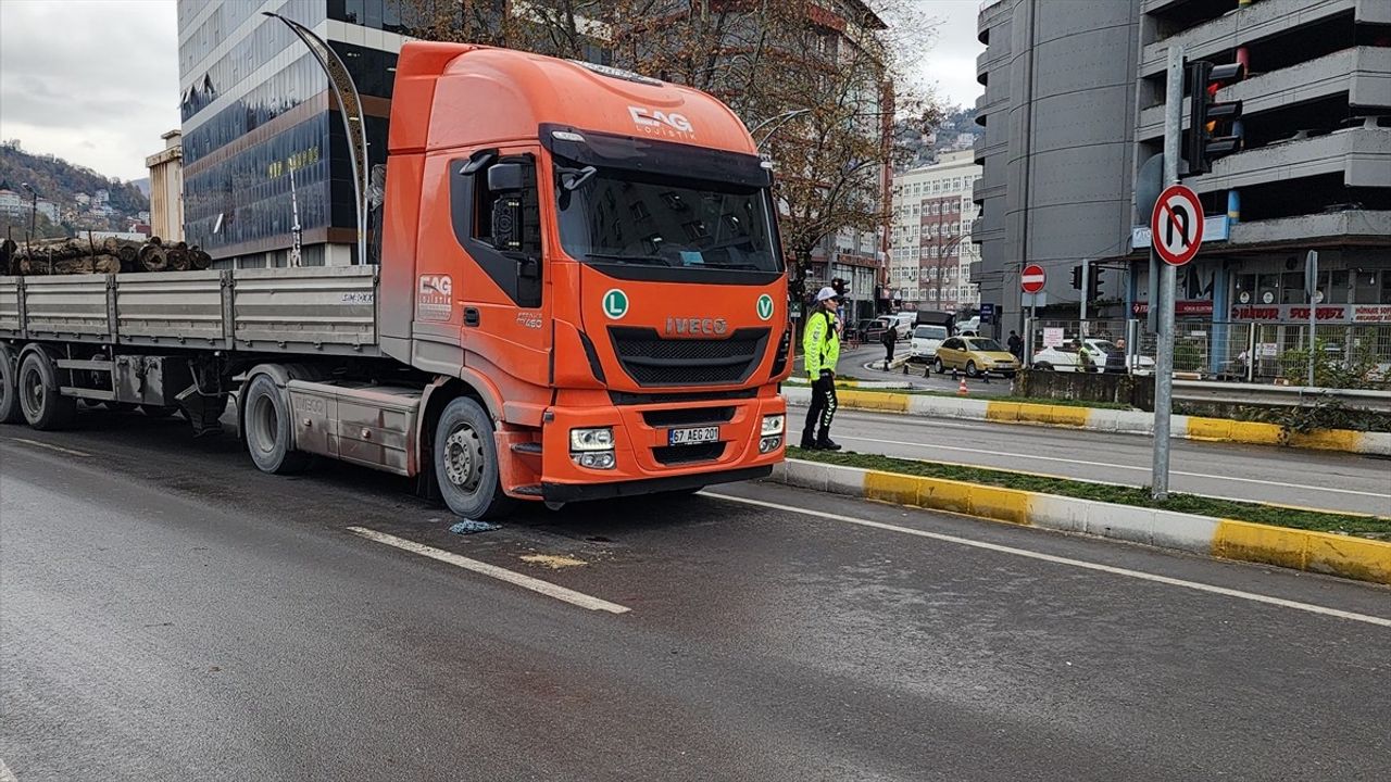 Zonguldak'ta Tır Çarpması Sonucu Yaya Hayatını Kaybetti