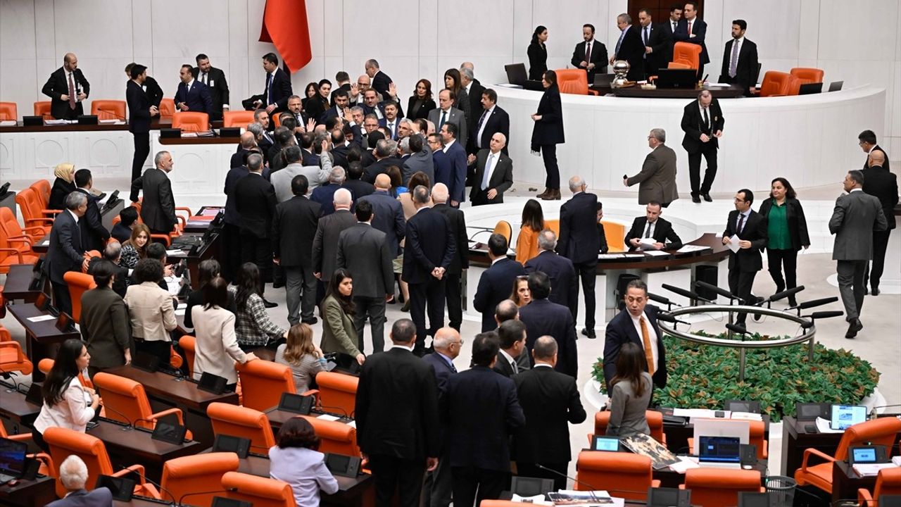 2025 Bütçe Görüşmeleri: CHP'li Vekillerden Eleştiriler