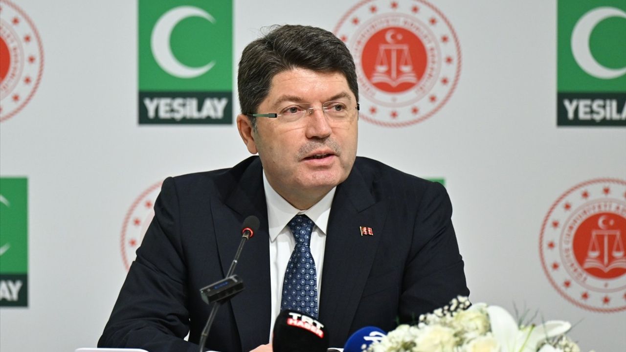 Adalet Bakanlığı ve Yeşilay Arasında Bağımlılıkla Mücadele Protokolü İmzalandı