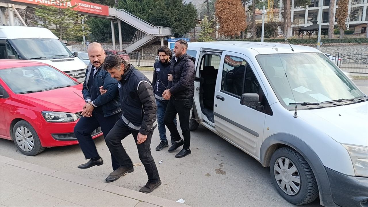 Amasya'da Göçmen Kaçakçılığı Operasyonu: 2 Şüpheli Tutuklandı