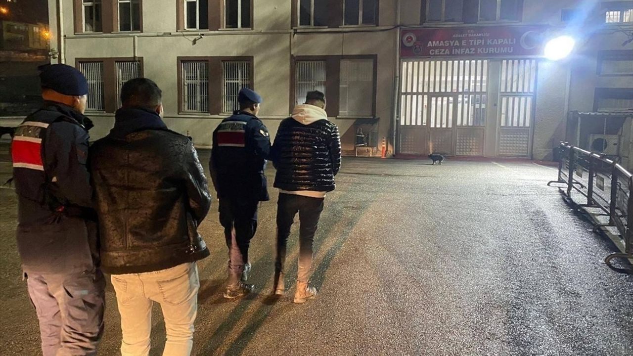 Amasya'da Uyuşturucu Ticareti Operasyonu: İki Zanlı Tutuklandı