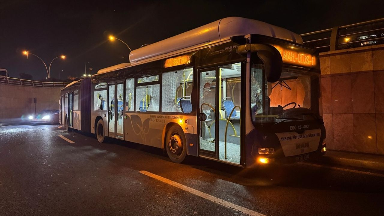 Ankara'da Otobüs Camlarını Kıran Şüpheli Gözaltında