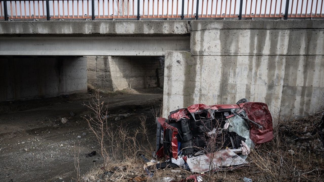 Ankara'da Trafik Kazası: 5 Kişi Hayatını Kaybetti