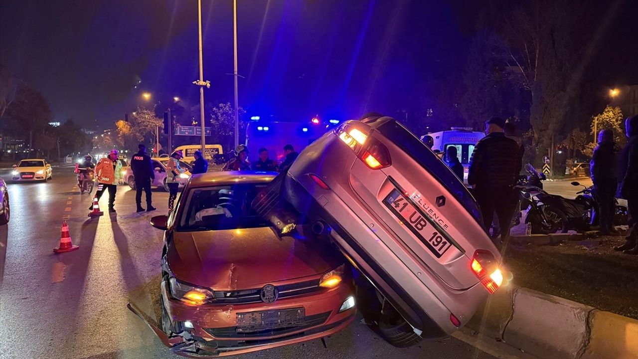 Aydın'da Trafik Kazası: 2 Yaralı
