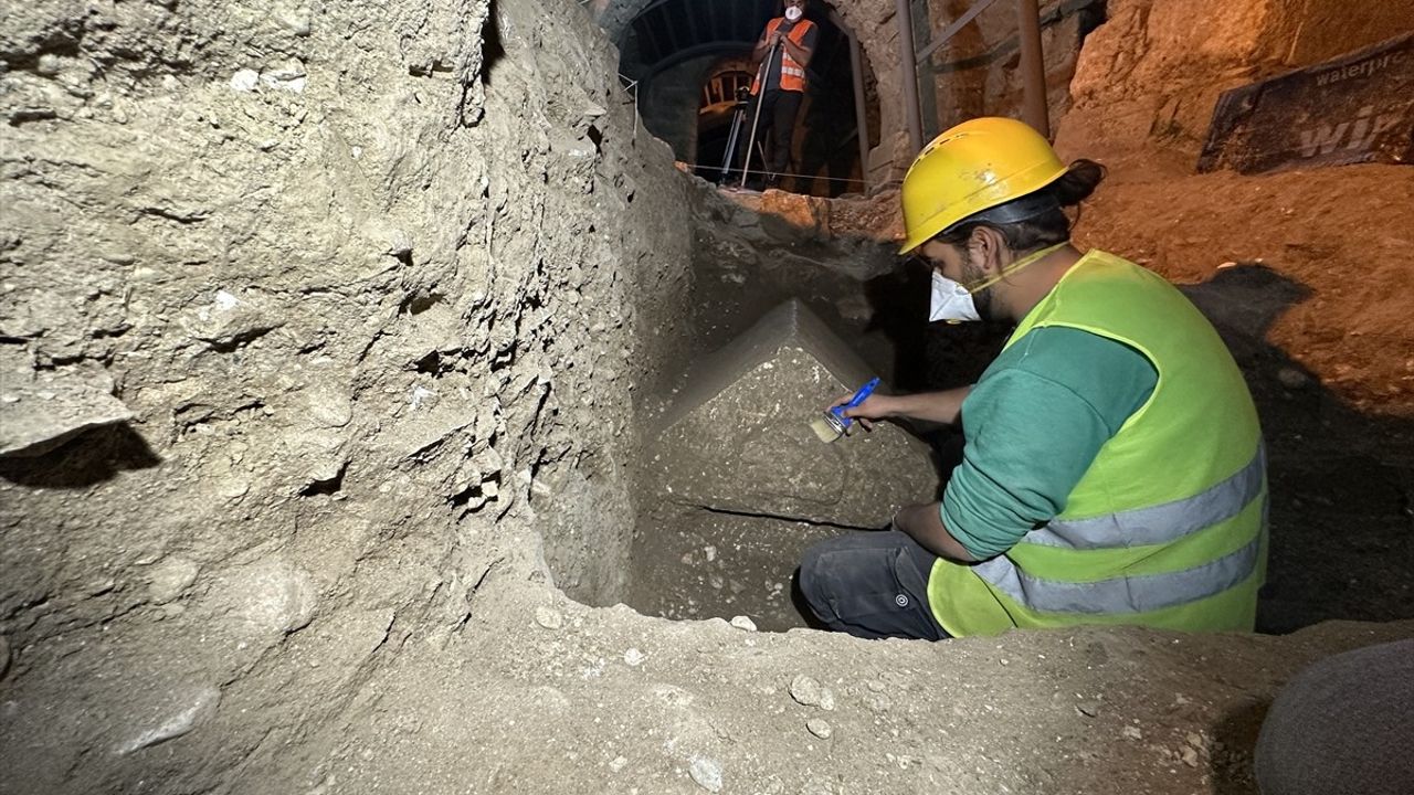 Aziz Nikolaos Kilisesi Kazılarında Tarihin İzleri