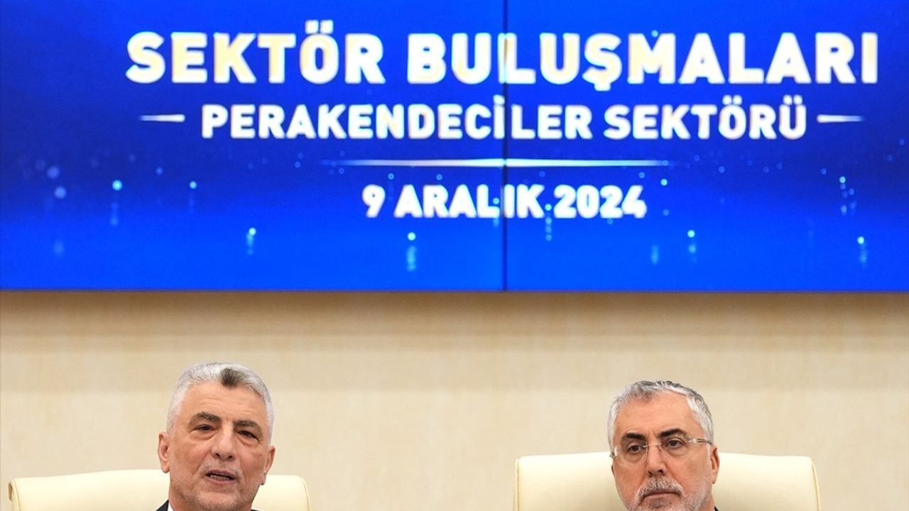 Bakan Işıkhan Perakendeciler Toplantısında Fırsatçılığa Karşı Uyarıda Bulundu