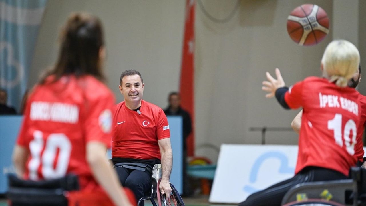 Balıkesir'de Dostluk Maçı: Engellilere Destek Etkinliği Düzenlendi
