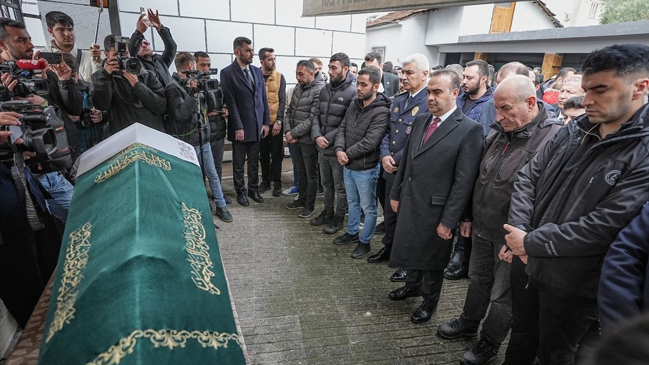 Balıkesir'de Mühimmat Fabrikasındaki Patlamada Hayatını Kaybedenlerin Cenazeleri Toprağa Verildi