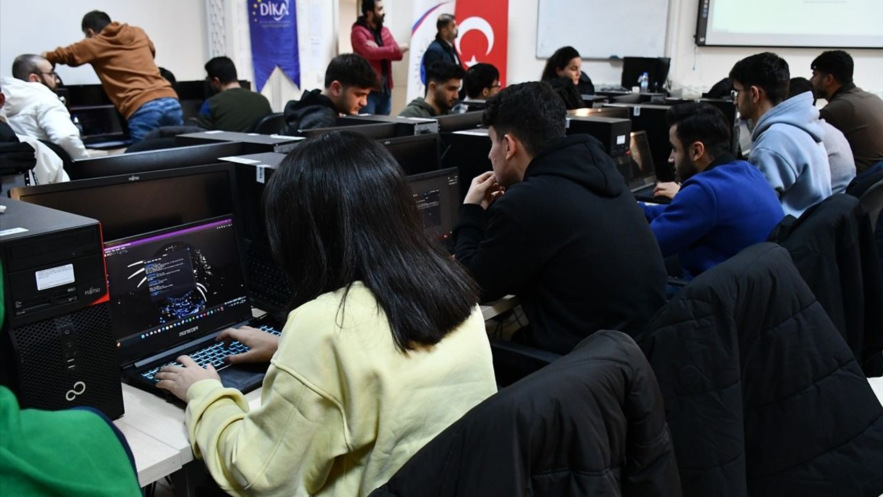 Batman'da Siber Güvenlik Programıyla Yeni Uzmanlar Yetişiyor
