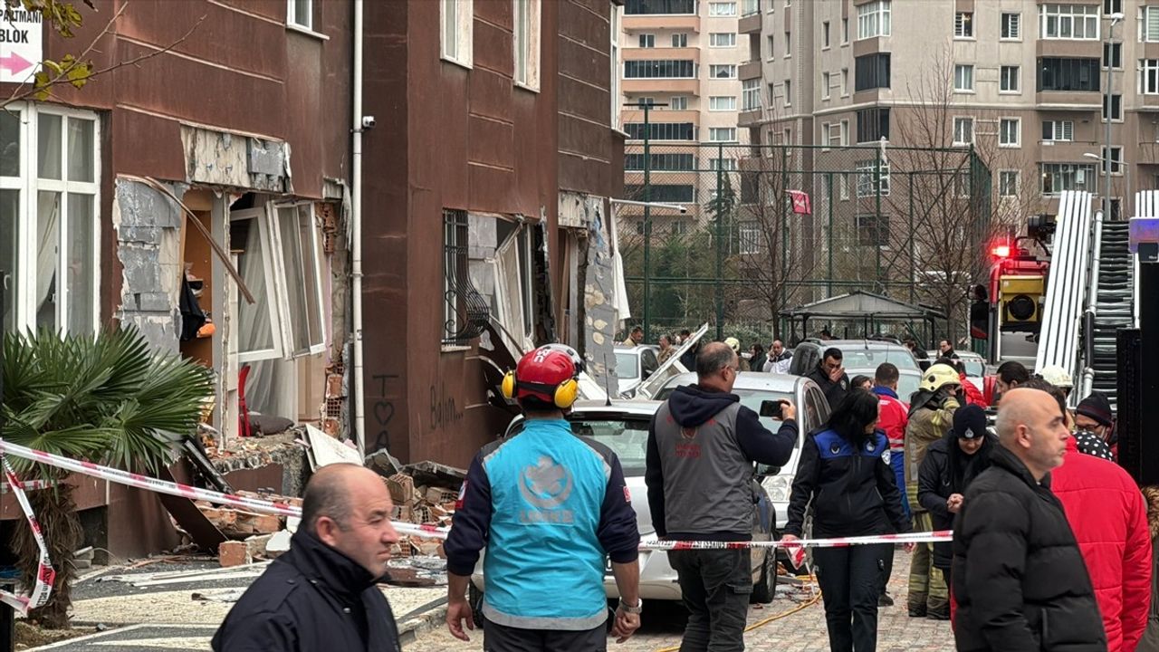 Beylikdüzü'nde Patlama: Doğal Gaz Tesisatından Kaynaklandığı Belirleniyor