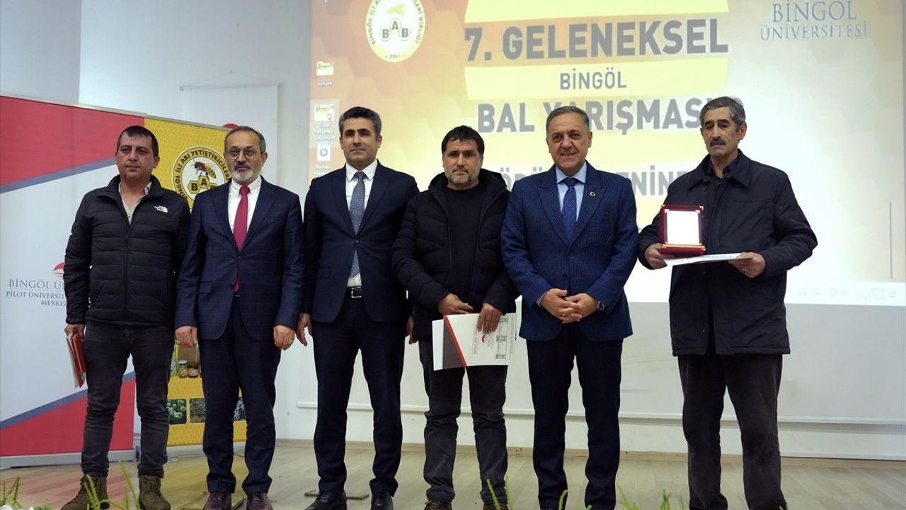 Bingöl'de 7. Geleneksel Bal Yarışması Ödül Töreni