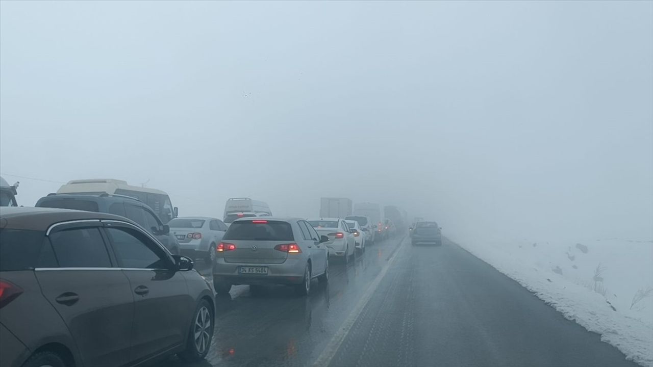 Bitlis'te Zincirleme Trafik Kazası: 31 Yaralı