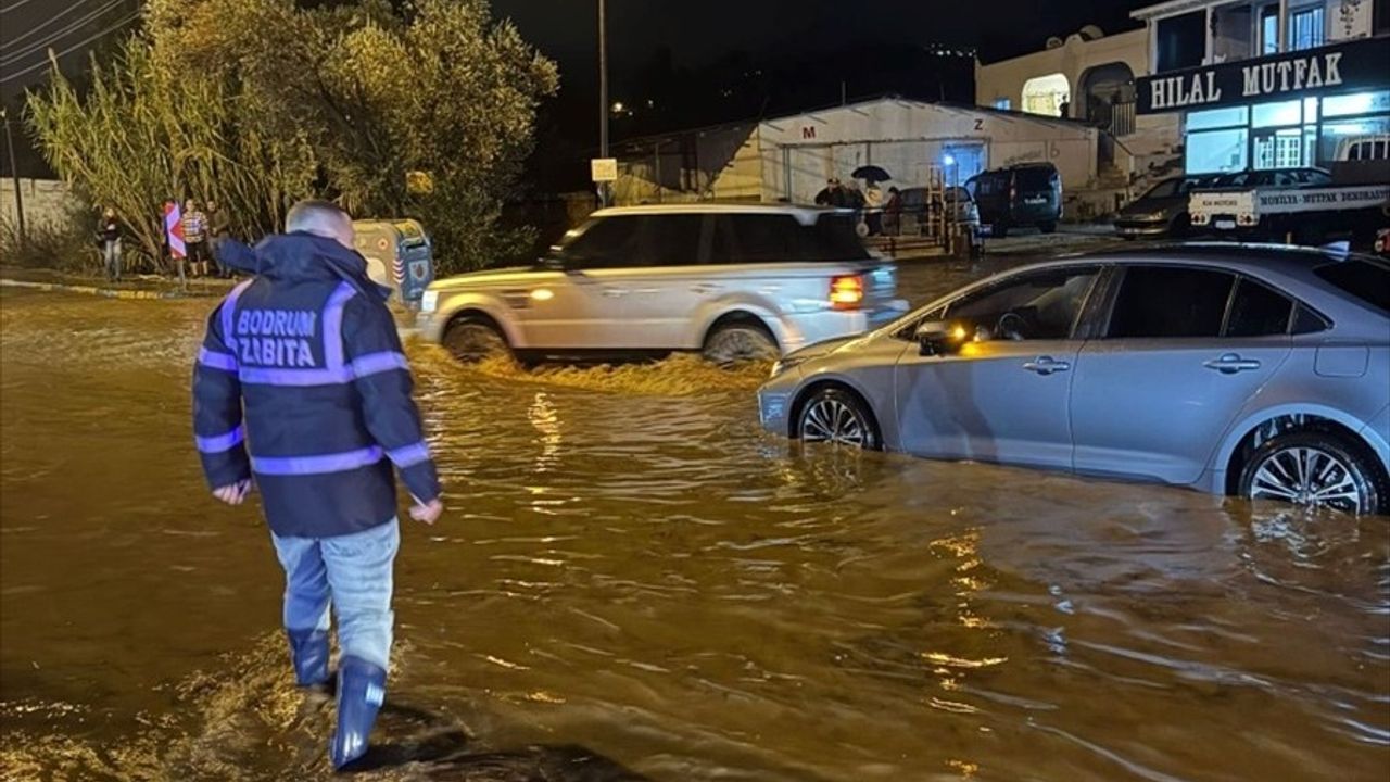 Bodrum'da Şiddetli Yağış Etkili Oldu