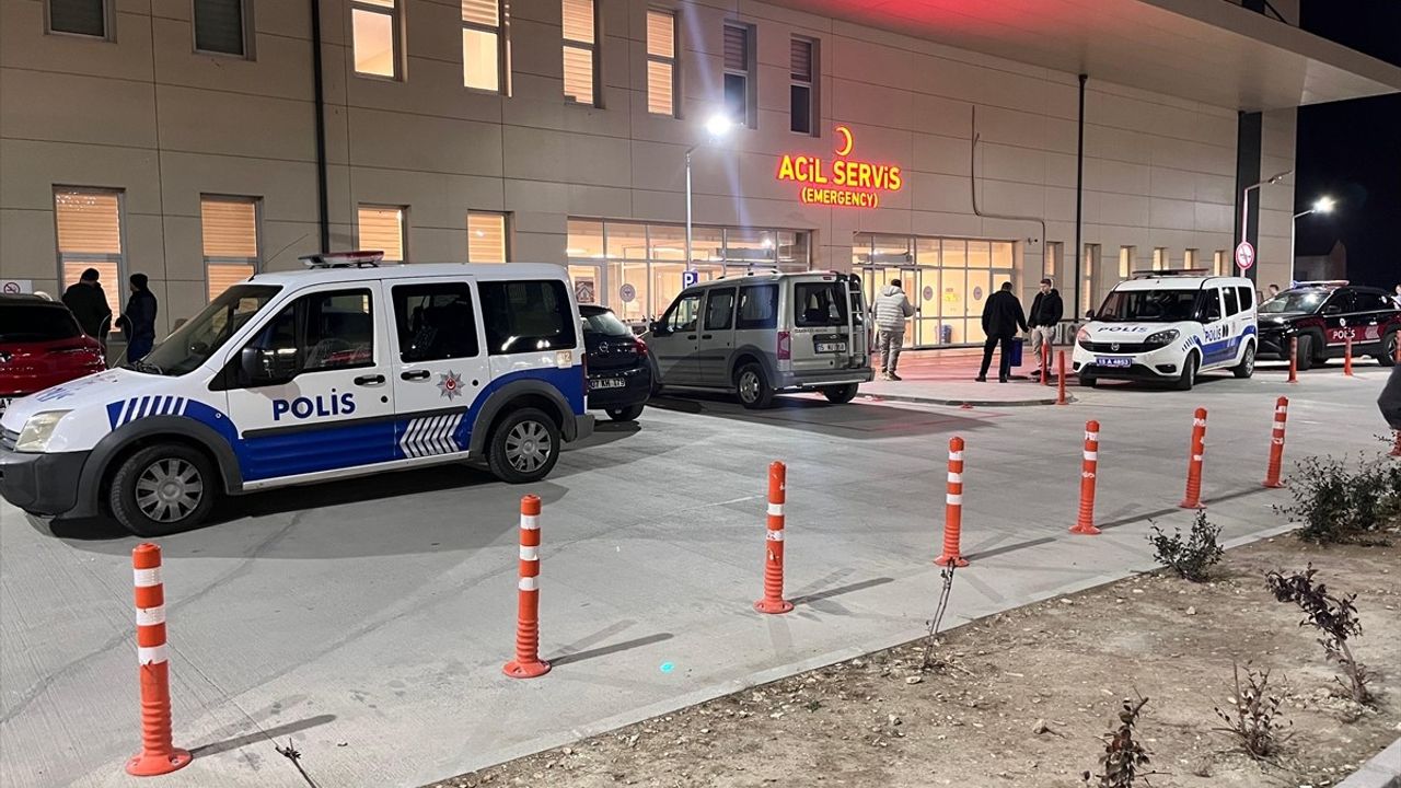 Burdur'da Düğün Kötü Bitti: Yaralı Baba ve Oğul