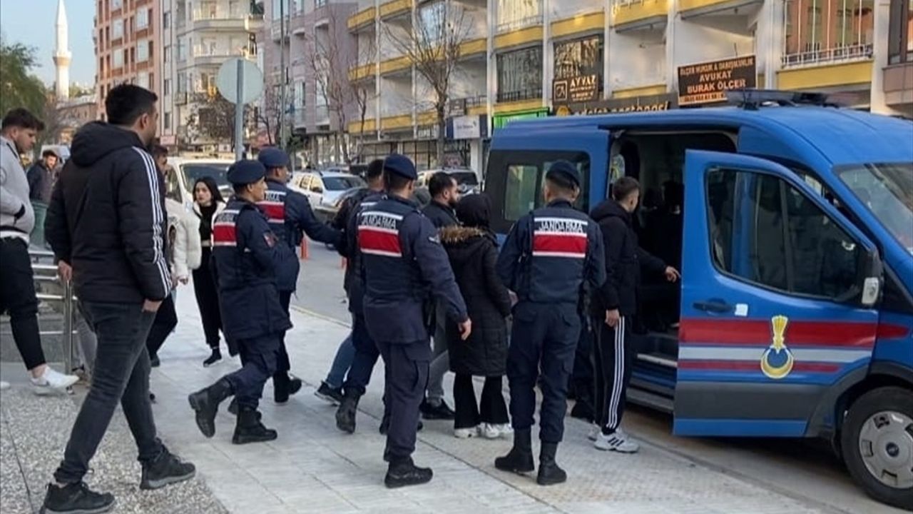 Çorum'da Aracını Gasbeden Üç Şüpheli Tutuklandı