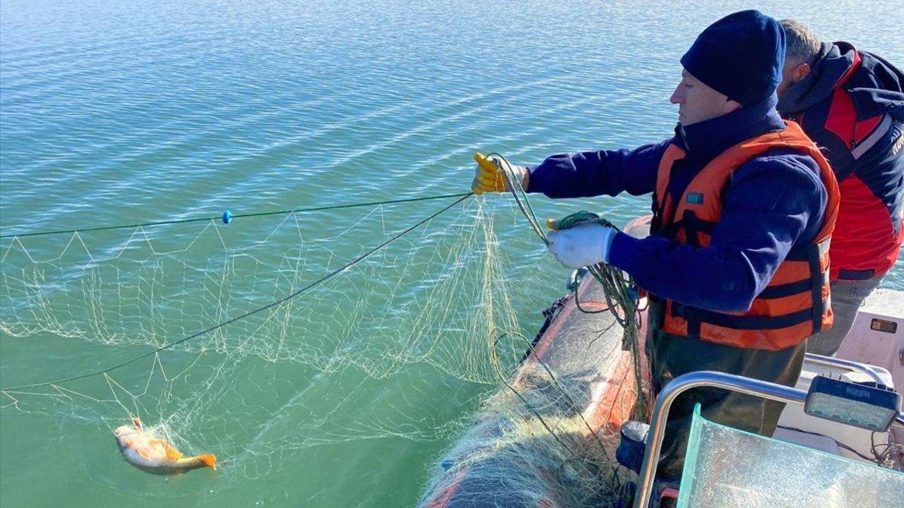 Çorum'da Kaçak Avcıların Bıraktığı 4 Bin Metrelik Ağ Bulundu