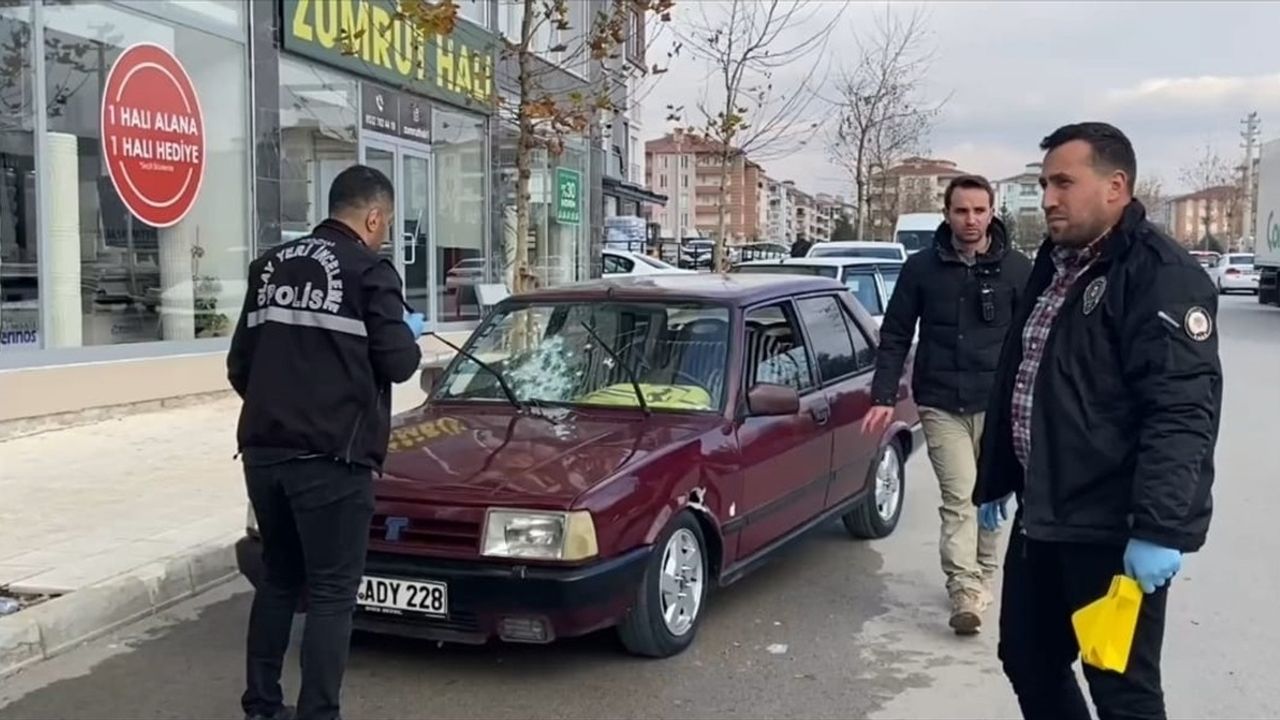 Çorum'da Seyir Halindeki Araca Silahlı Saldırı