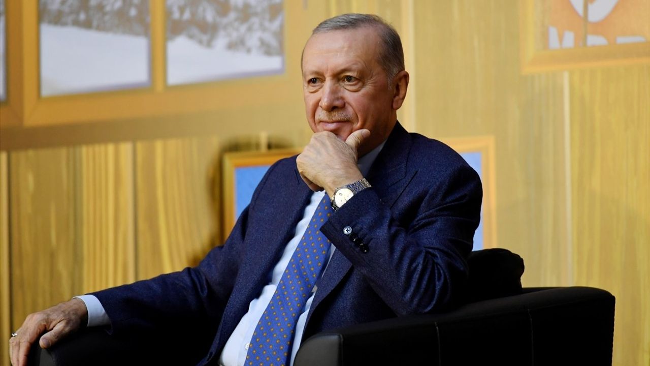 Cumhurbaşkanı Erdoğan Erzurum'da Gençlerle Bir Araya Geldi