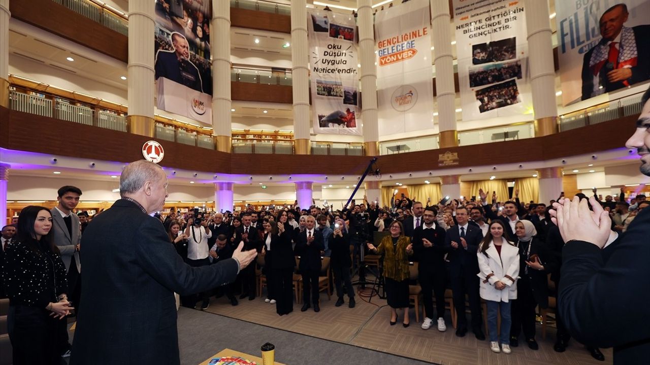 Cumhurbaşkanı Erdoğan Gaziantep'te Gençlerle Buluştu