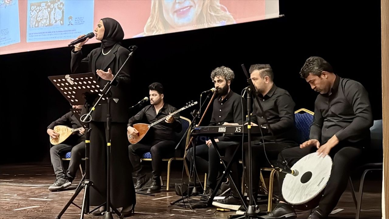 Cumhuriyet'in Öncu Kadınları Vurgusu