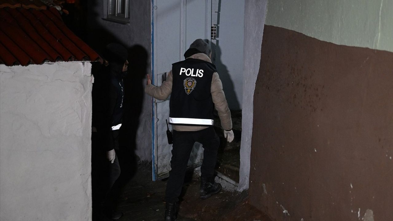 Edirne'de Şafak Operasyonu: 26 Gözaltı