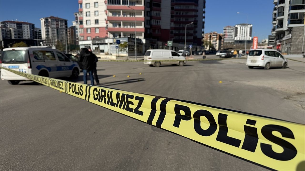 Edirne'de Silahlı Saldırı: Kağıt Toplama Aracına Ateş Açıldı